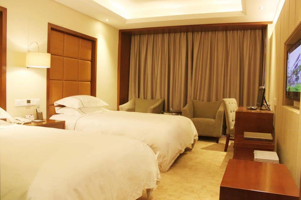 Yiwu Best Hotel Екстериор снимка