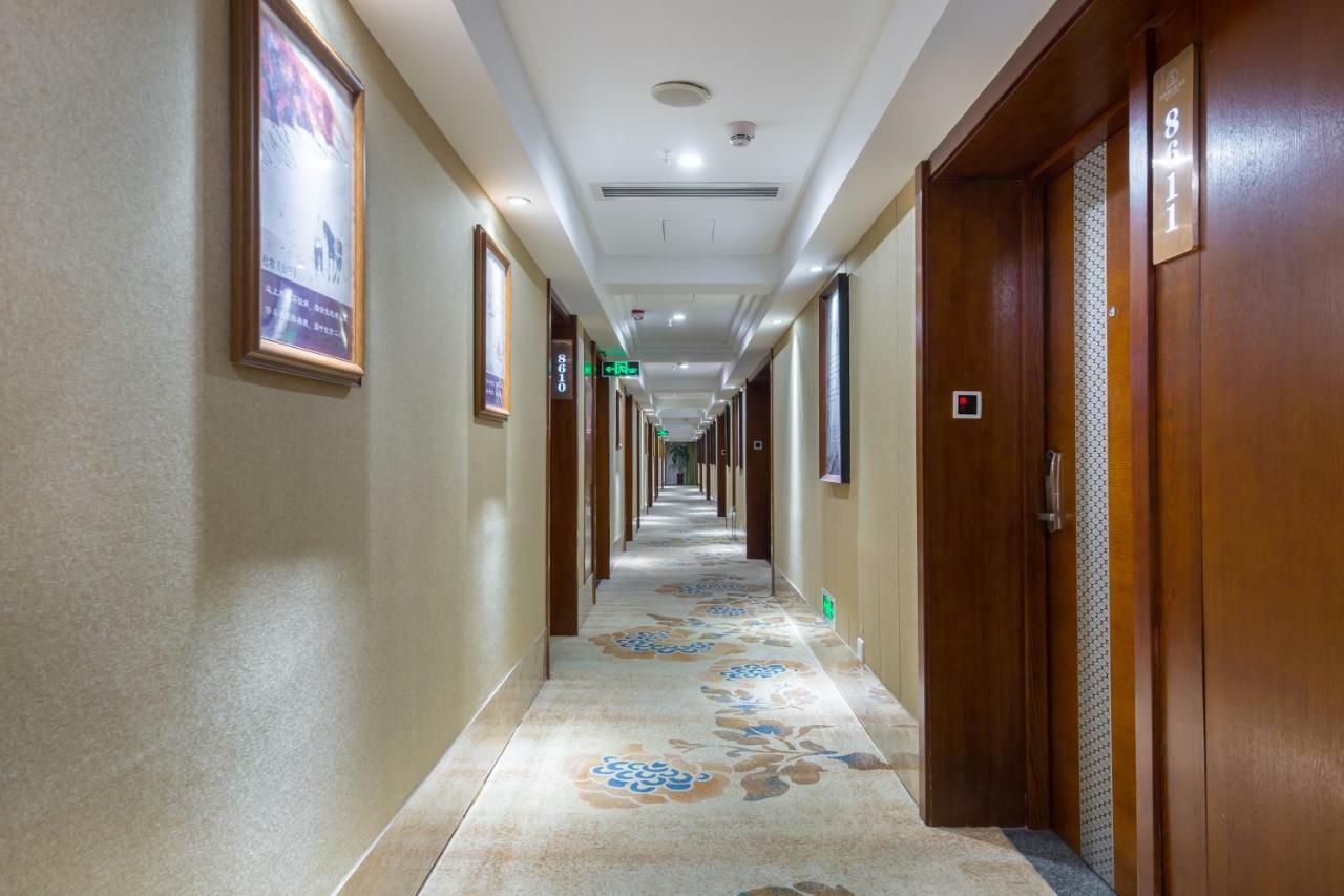 Yiwu Best Hotel Екстериор снимка