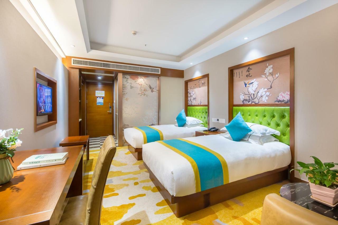 Yiwu Best Hotel Екстериор снимка