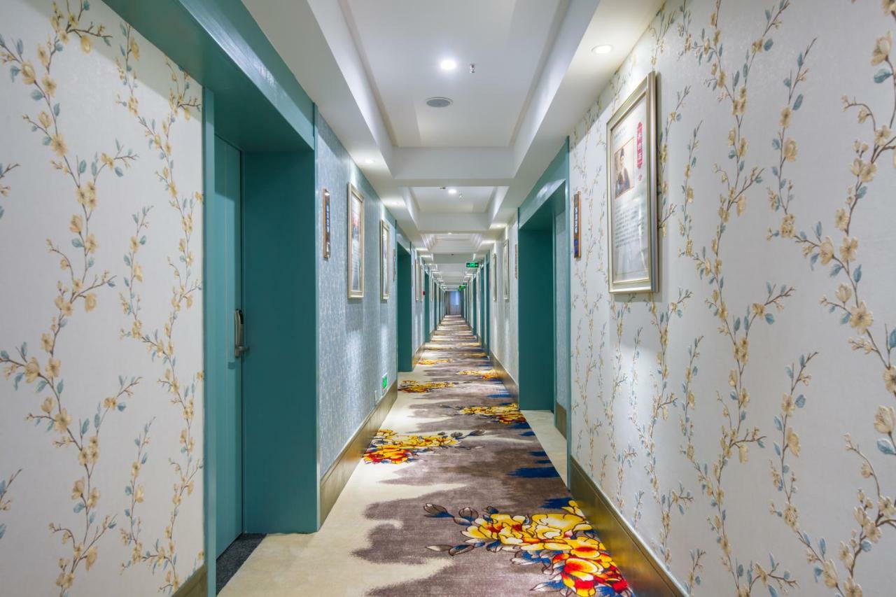 Yiwu Best Hotel Екстериор снимка