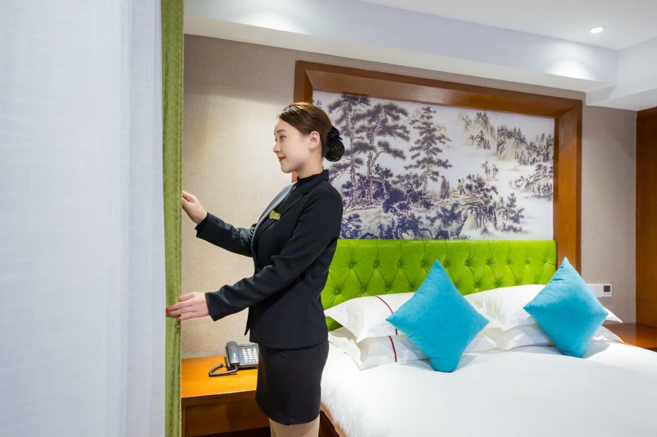 Yiwu Best Hotel Екстериор снимка
